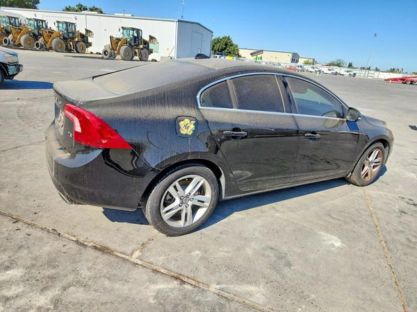2015 VOLVO S60 Premier+ (non R design)