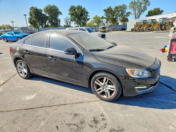 2015 VOLVO S60 Premier+ (non R design)