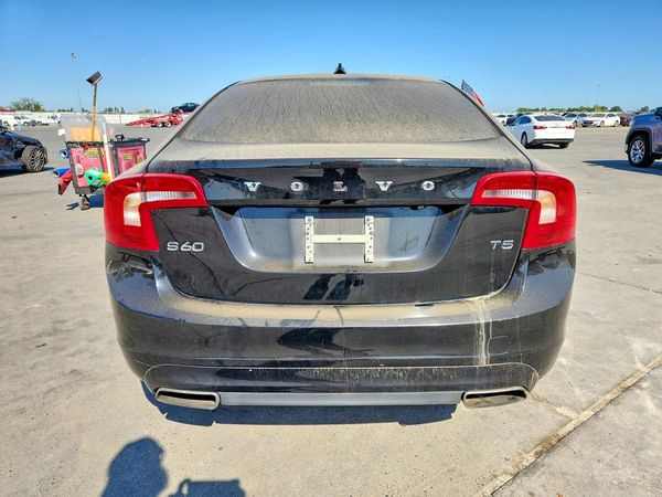 2015 VOLVO S60 Premier+ (non R design)