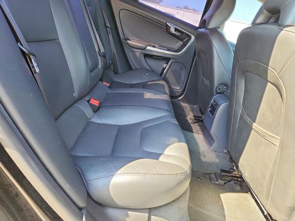 2015 VOLVO S60 Premier+ (non R design)