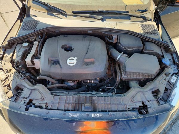 2015 VOLVO S60 Premier+ (non R design)