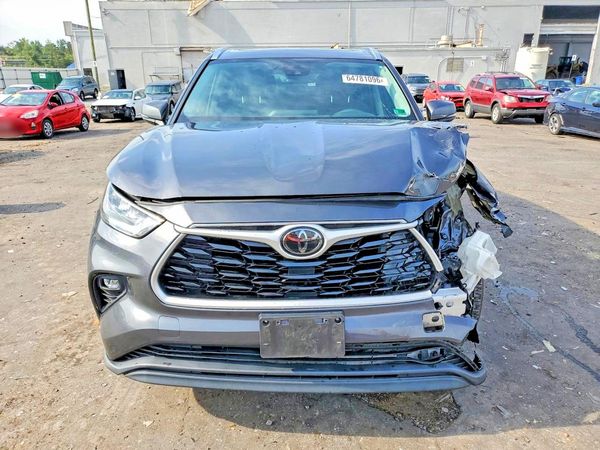 2020 TOYOTA HIGHLANDER XLE Nav
