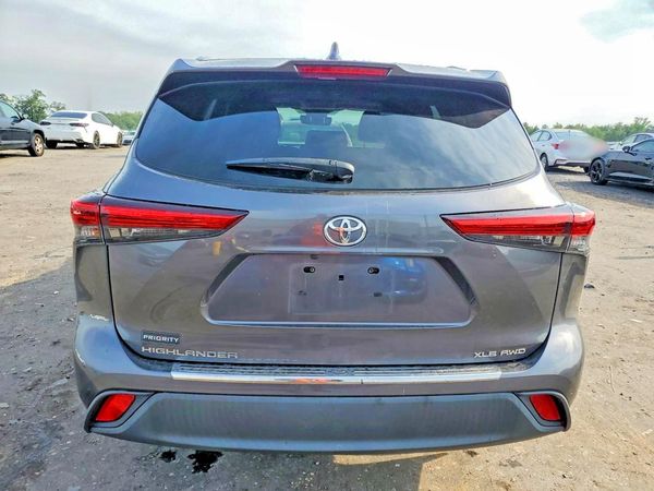 2020 TOYOTA HIGHLANDER XLE Nav