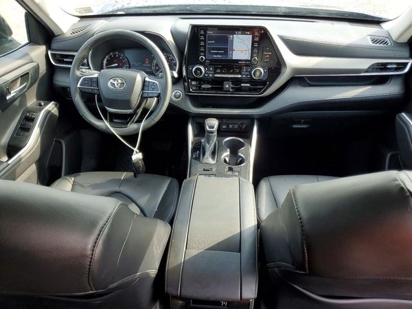 2020 TOYOTA HIGHLANDER XLE Nav
