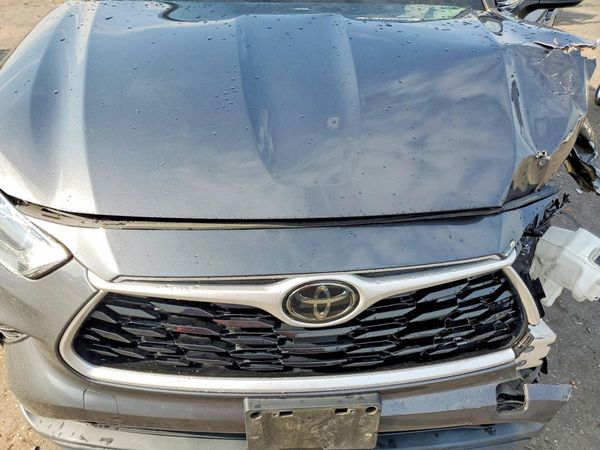 2020 TOYOTA HIGHLANDER XLE Nav