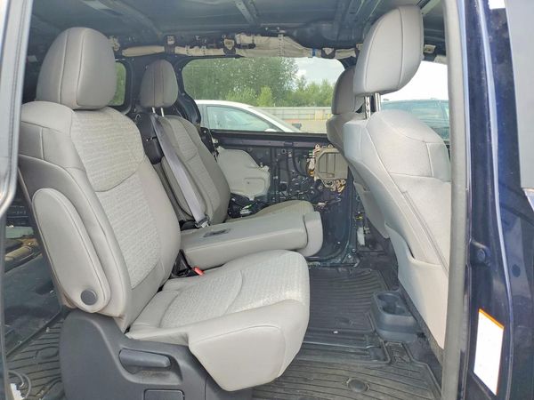 2024 TOYOTA SIENNA LE