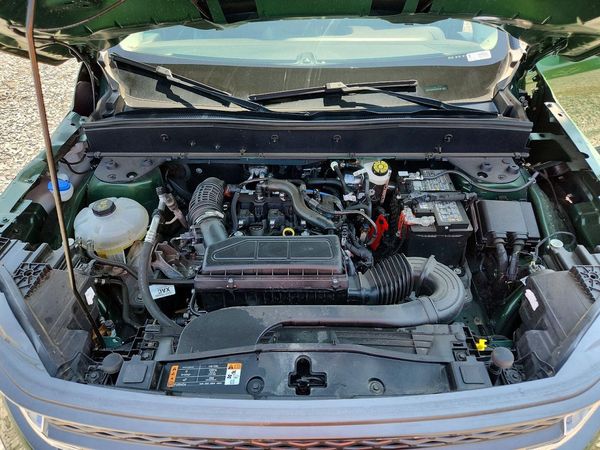 2025 FORD BRONCO BIG BEND — Engine bay