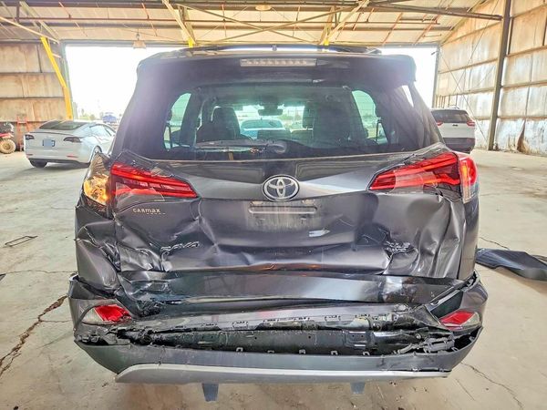 2018 TOYOTA RAV4 Adventure/XLE