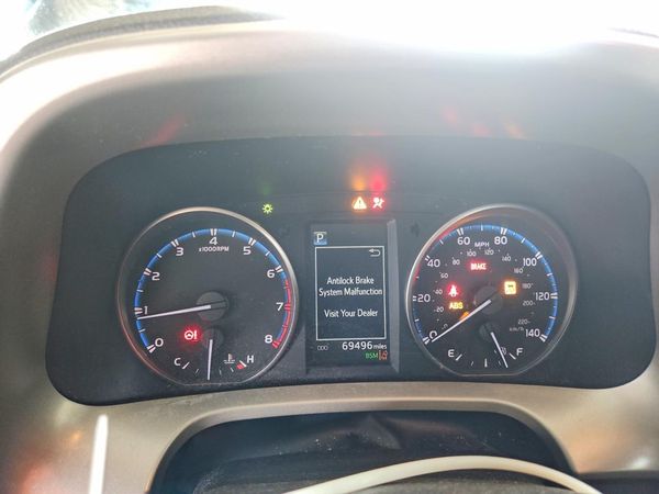 2018 TOYOTA RAV4 Adventure/XLE