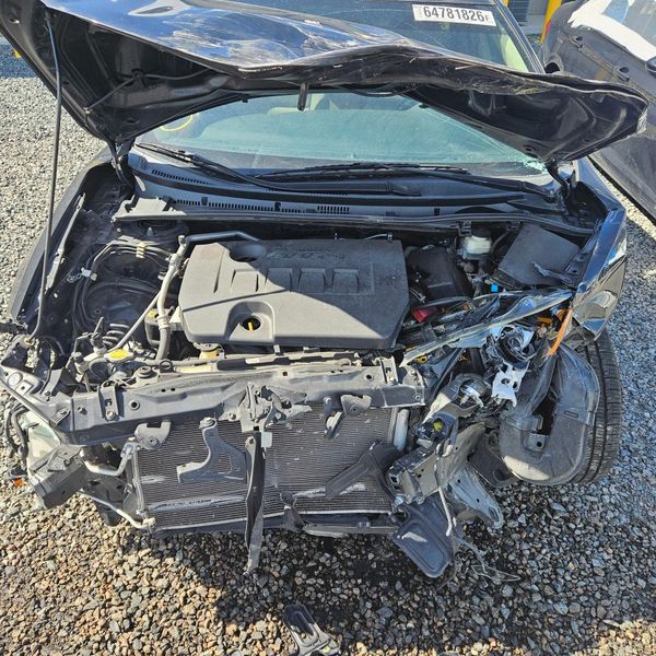 2014 TOYOTA COROLLA L/LE — Engine bay