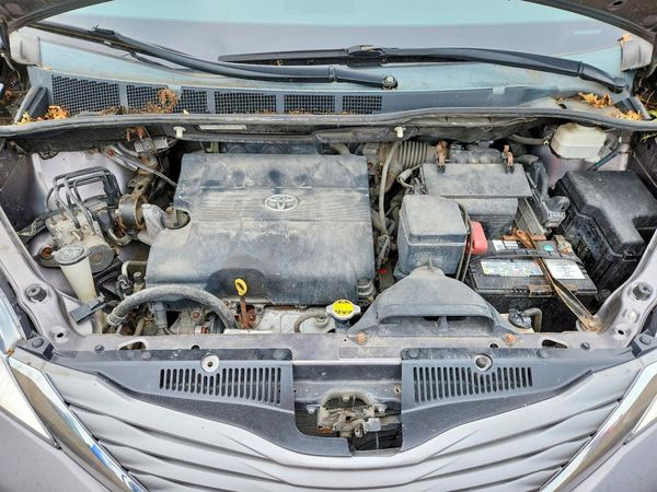 2013 TOYOTA SIENNA