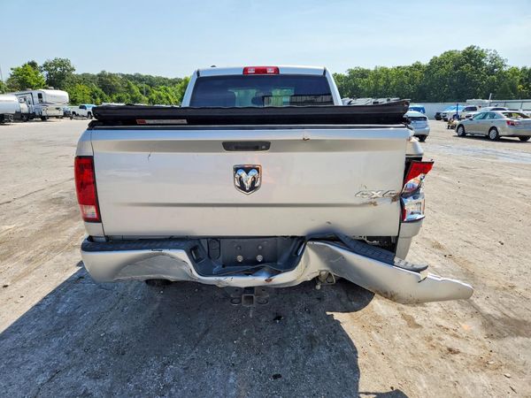 2016 RAM 1500 ST