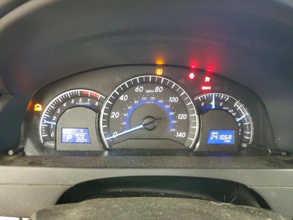 2012 TOYOTA CAMRY