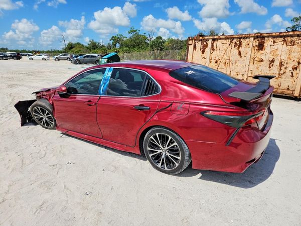 2018 TOYOTA CAMRY