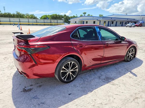 2018 TOYOTA CAMRY