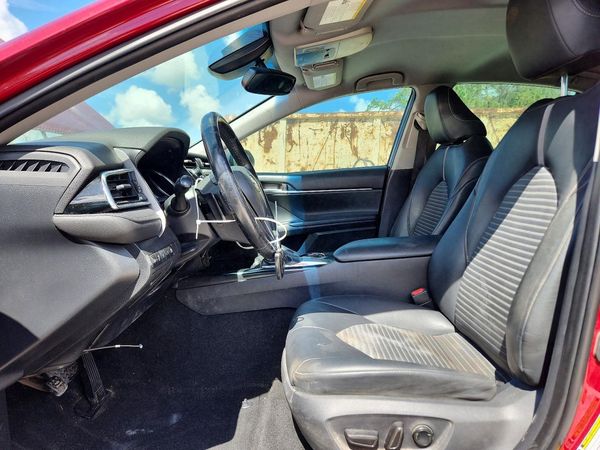 2018 TOYOTA CAMRY