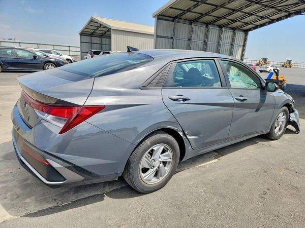 2024 HYUNDAI ELANTRA