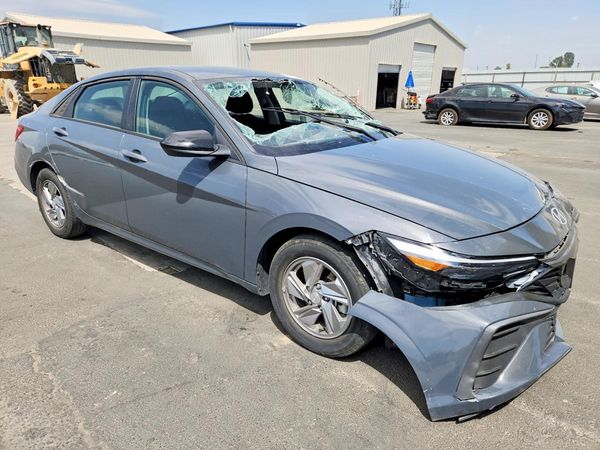 2024 HYUNDAI ELANTRA
