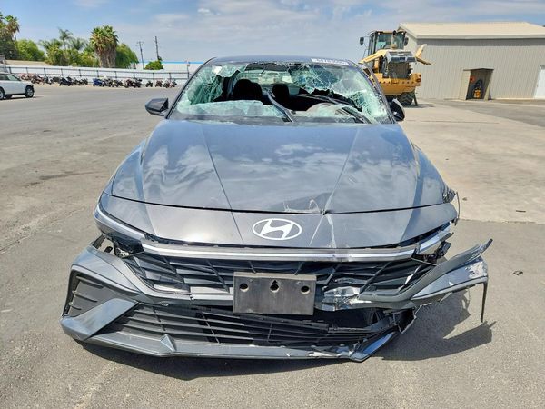2024 HYUNDAI ELANTRA