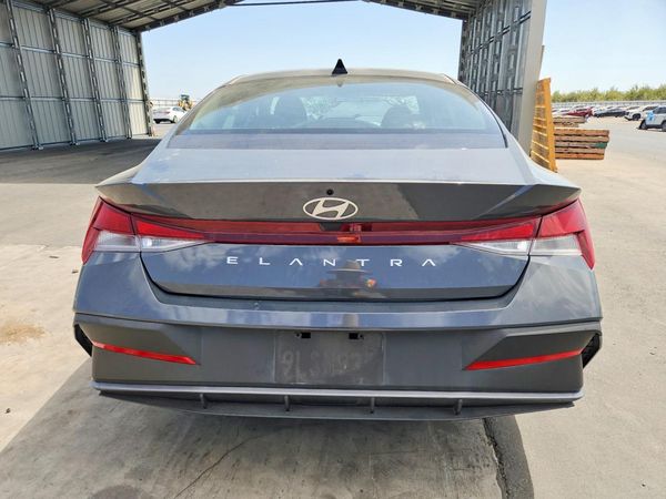 2024 HYUNDAI ELANTRA