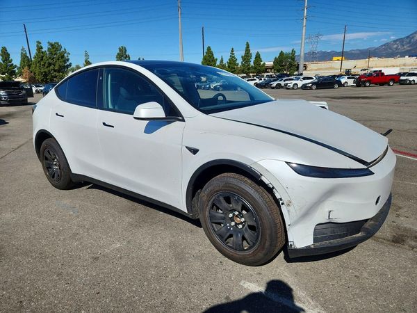 2026 TESLA MODEL Y