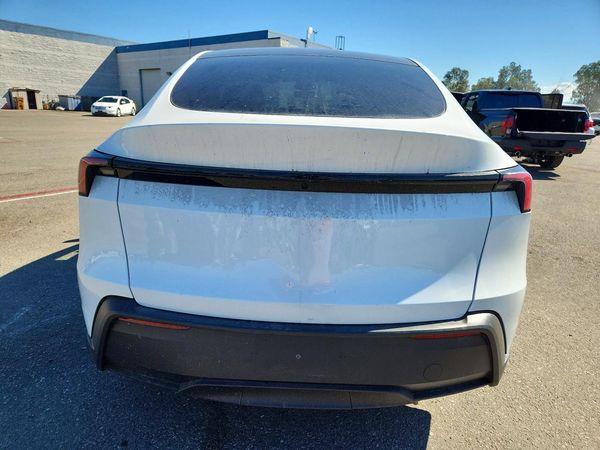 2026 TESLA MODEL Y