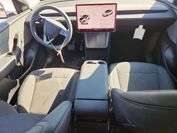 2026 TESLA MODEL Y