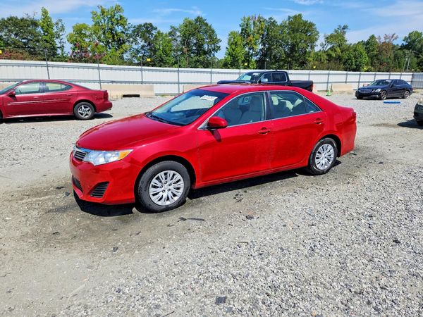 2014 TOYOTA CAMRY