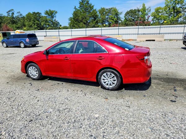 2014 TOYOTA CAMRY