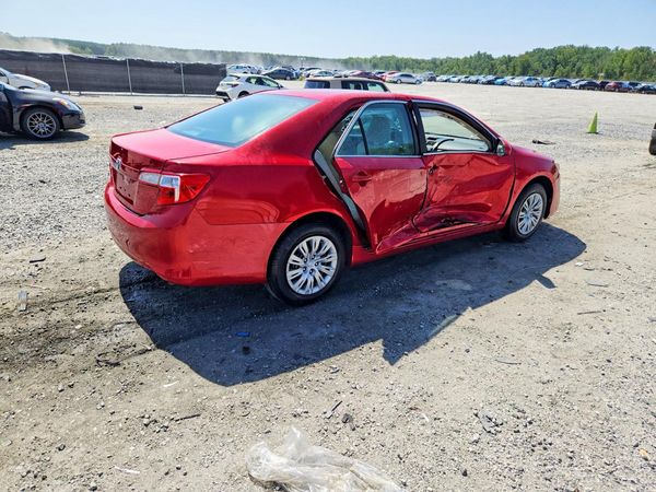 2014 TOYOTA CAMRY