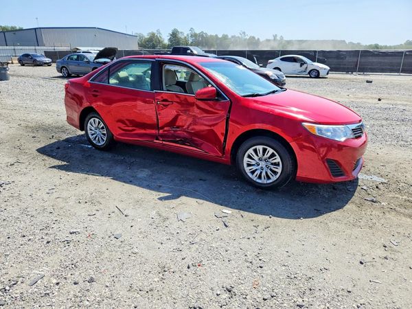 2014 TOYOTA CAMRY