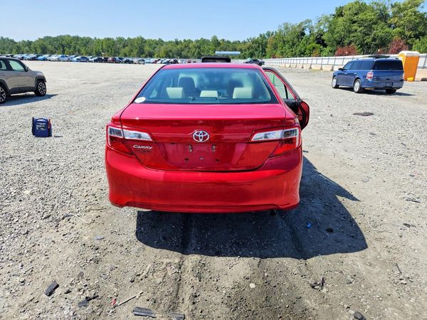 2014 TOYOTA CAMRY