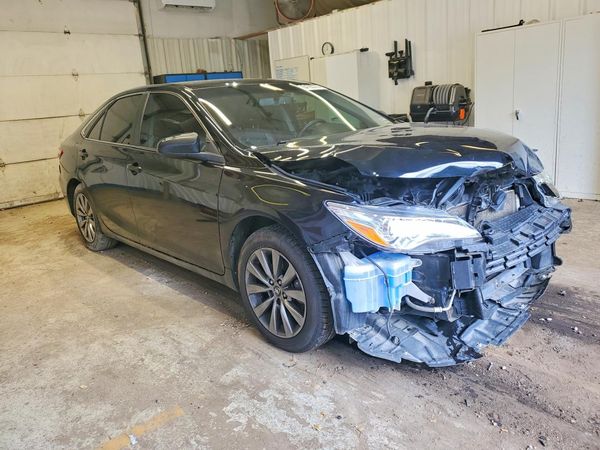 2016 TOYOTA CAMRY