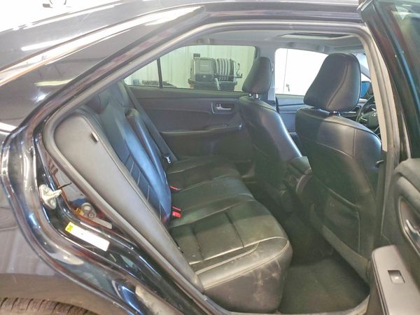 2016 TOYOTA CAMRY