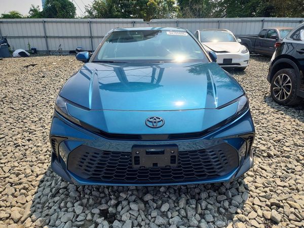 2025 TOYOTA CAMRY