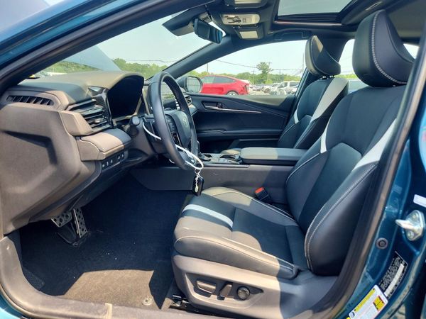 2025 TOYOTA CAMRY