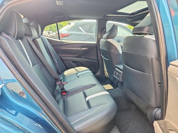 2025 TOYOTA CAMRY