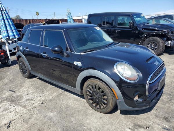 2017 MINI COOPER