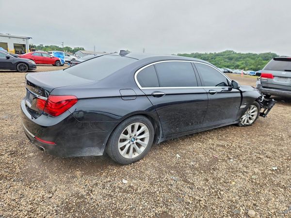 2013 BMW 740