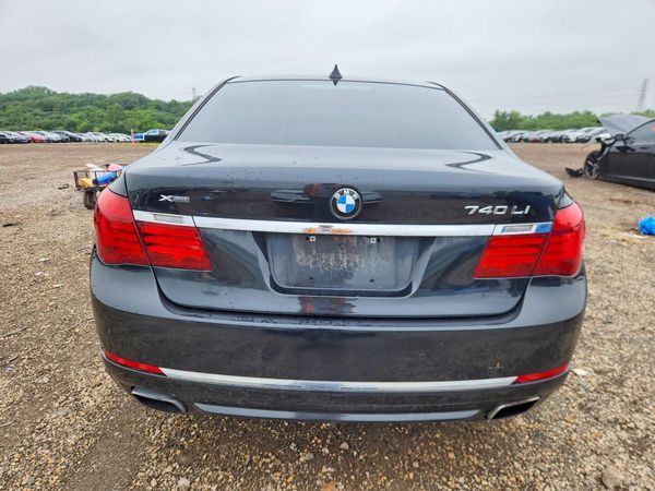 2013 BMW 740