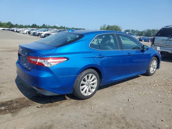 2019 TOYOTA CAMRY