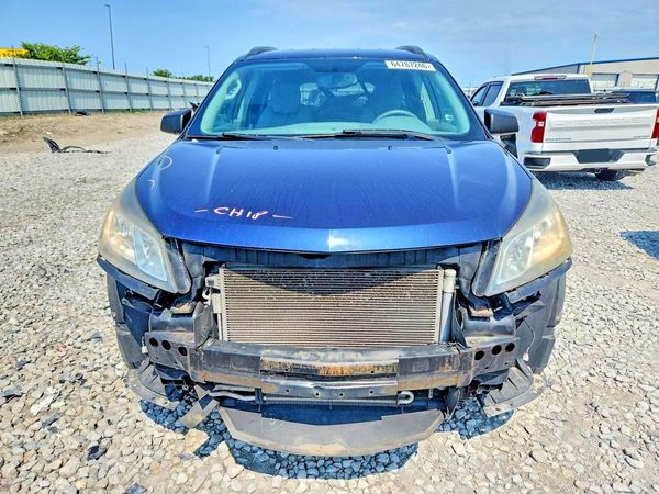 2017 CHEVROLET TRAVERSE LS