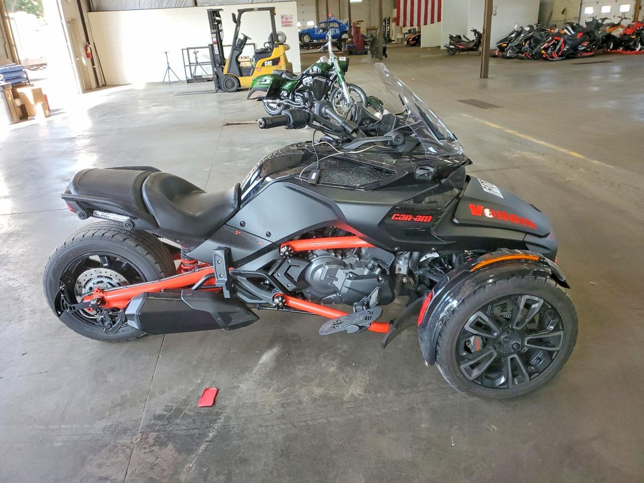Can-Am SPYDER ROADSTER