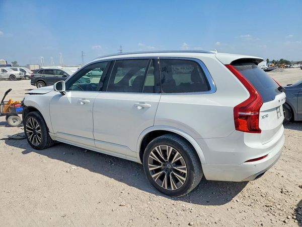 2020 VOLVO XC90 Momentum