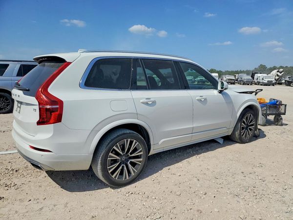 2020 VOLVO XC90 Momentum
