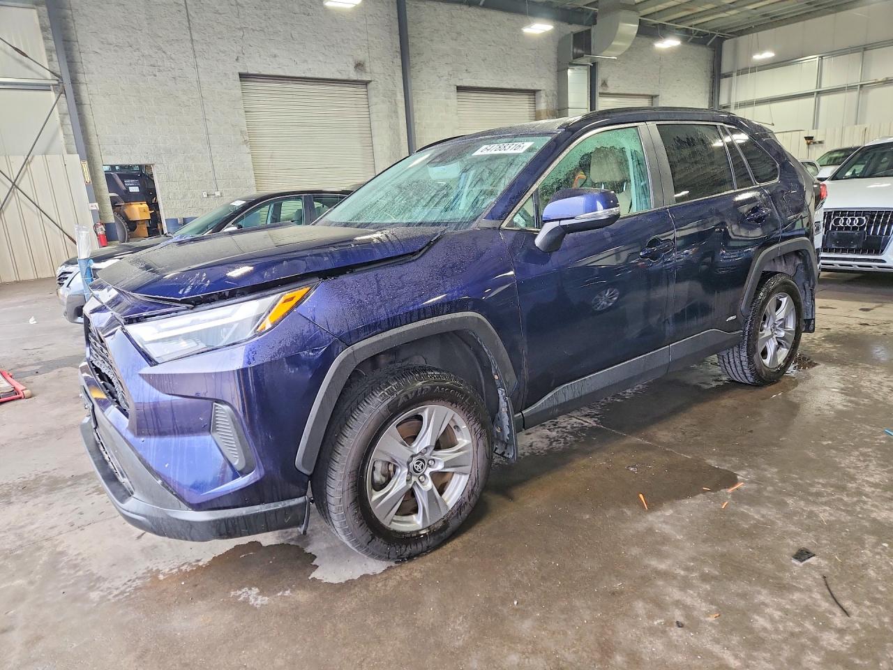 2022 TOYOTA RAV4 XLE