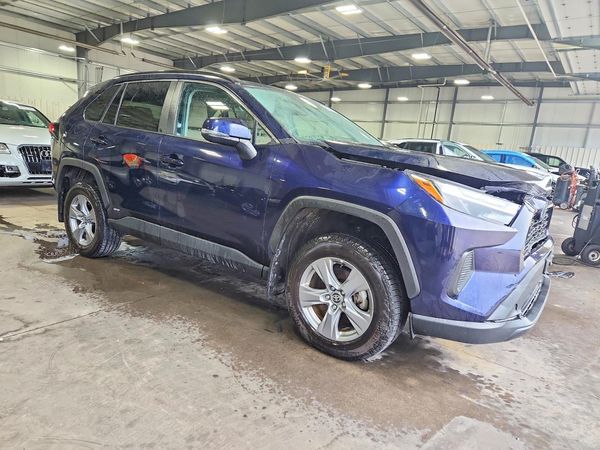 2022 TOYOTA RAV4 XLE