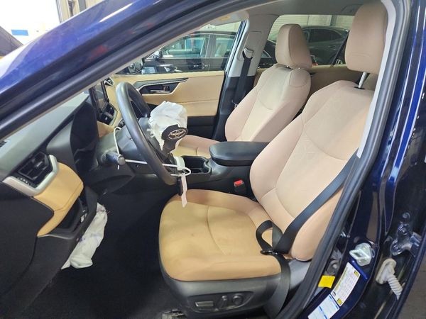 2022 TOYOTA RAV4 XLE