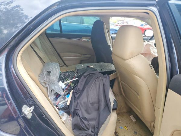 2012 CHRYSLER 300 Base/Limited