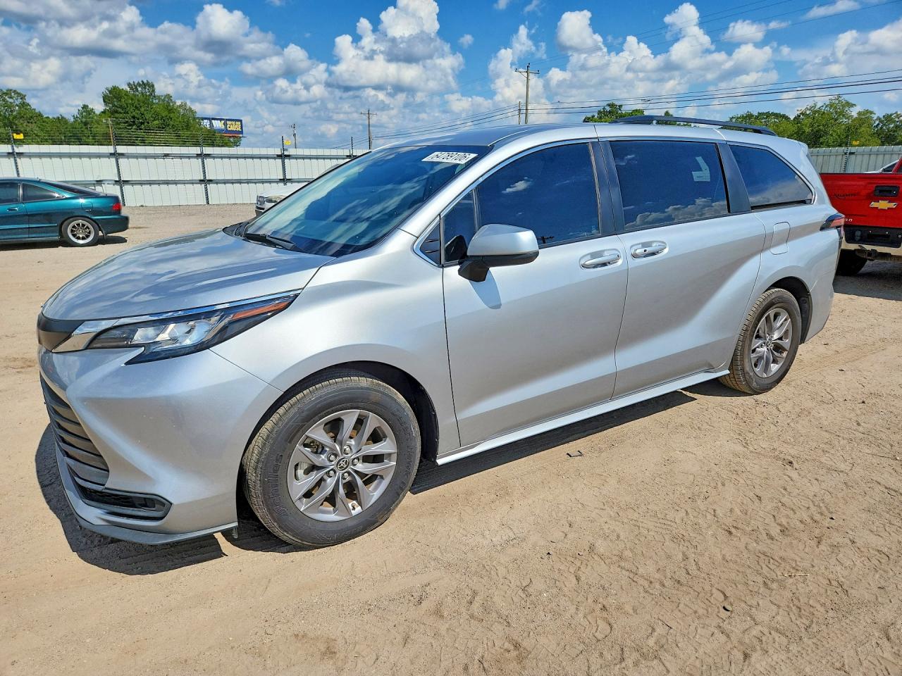2022 TOYOTA SIENNA LE